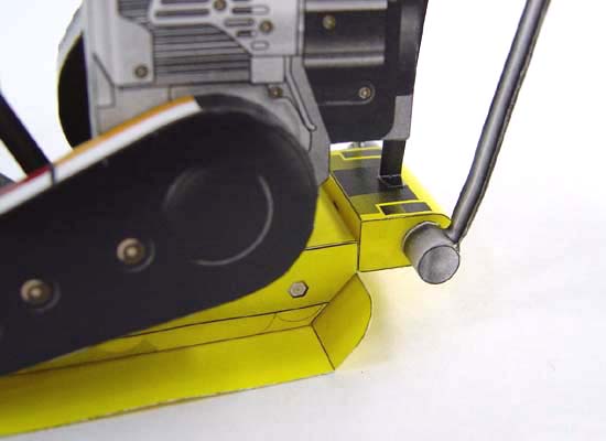 Papercraft imprimible y armable de la apisonadora manual Sakai PD 60. Manualidades a Raudales.